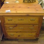 370 7330 CHEST OF DRAWERS